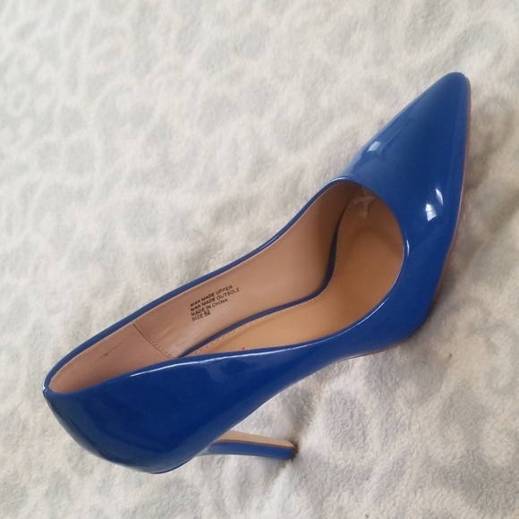 Shoes - Picture 2 of 4